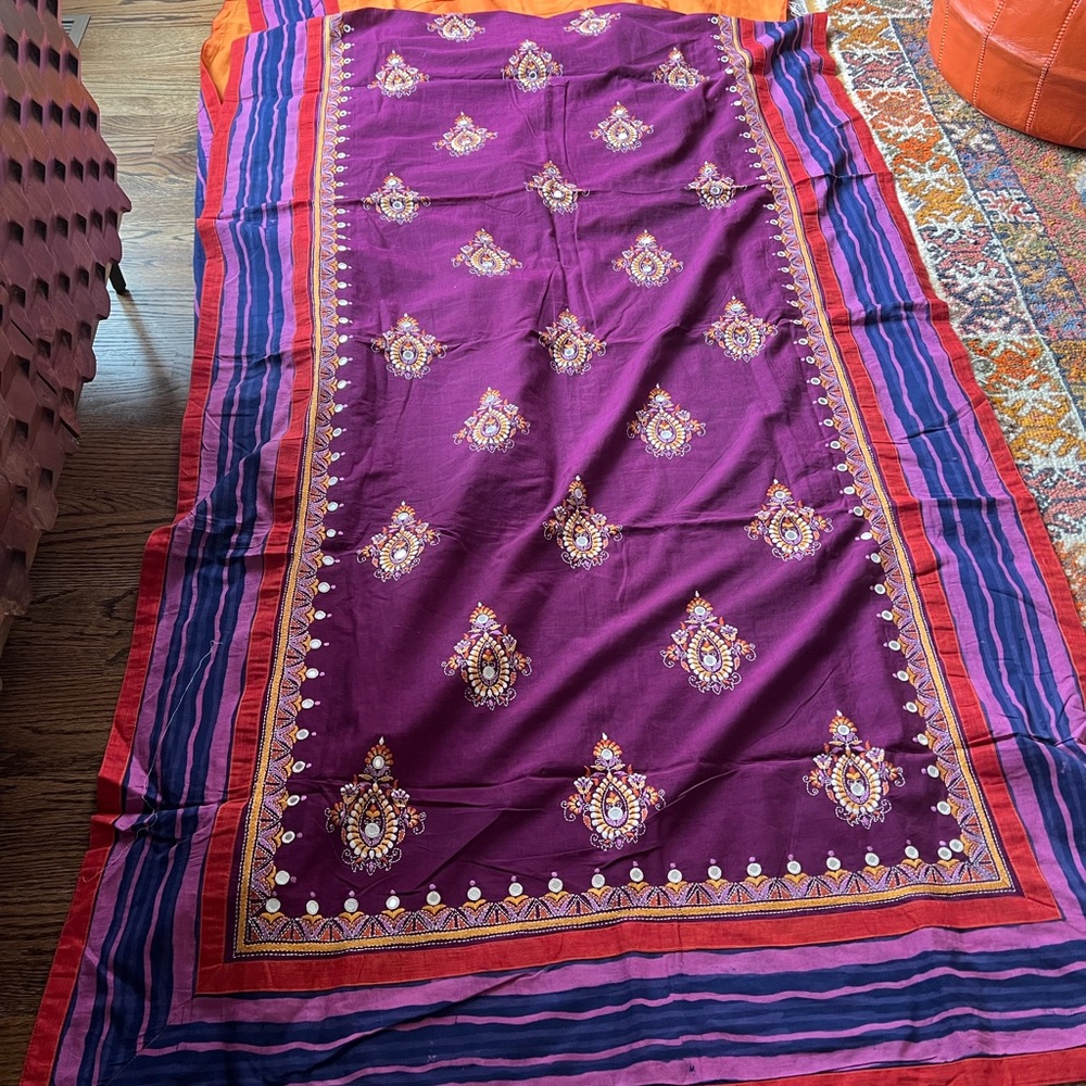 Udd brand hand woven hand reeled hand batik kantha saree with mirrors - Picture 4 of 10